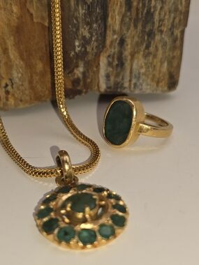 22k Emerlad Set